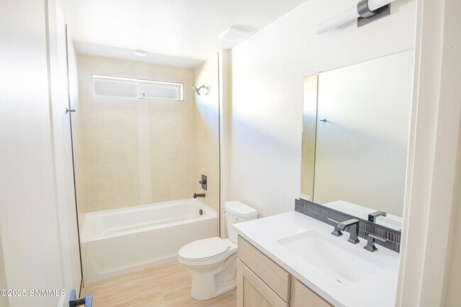 Building Photo - 3614 Paragon St