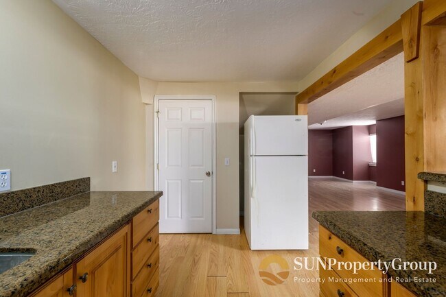 Building Photo - Large Basement Apartment in Great South Jordan Location!