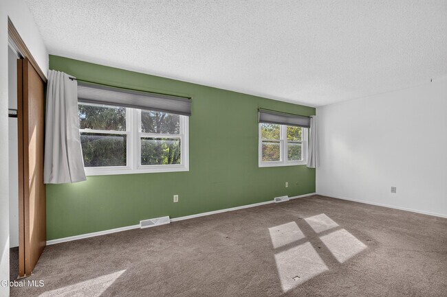 Building Photo - 3 Westchester Dr