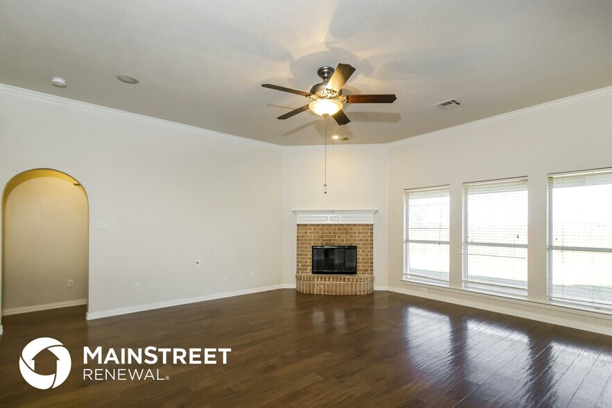 Building Photo - 2520 Castle Pines Dr