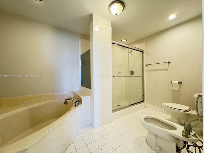 Building Photo - 10730 NW 66th St