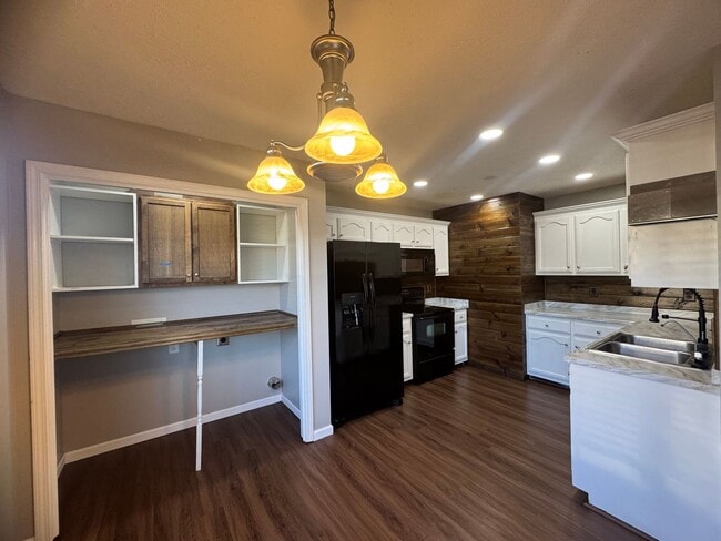 Building Photo - Beautiful Single Family Home in Clarksville