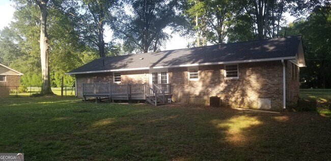 Building Photo - 835 Shannon Cir NE