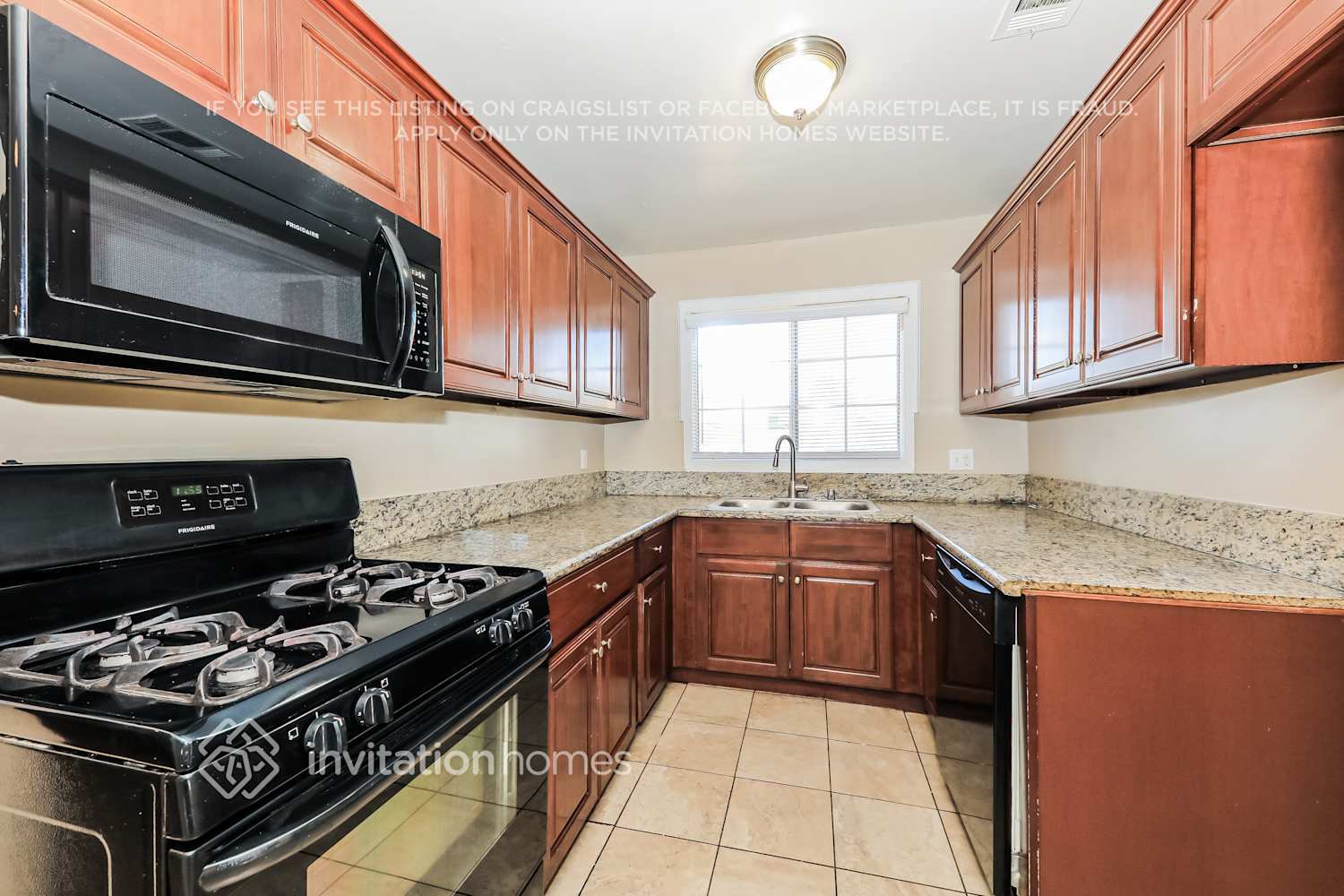 Building Photo - 6990 Malibu Dr