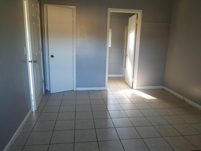Building Photo - 236 Wagner Dr