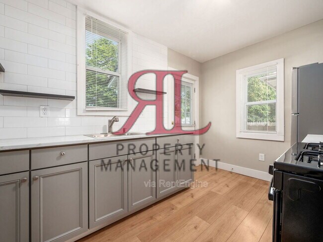 Building Photo - 439 Eldridge Ave