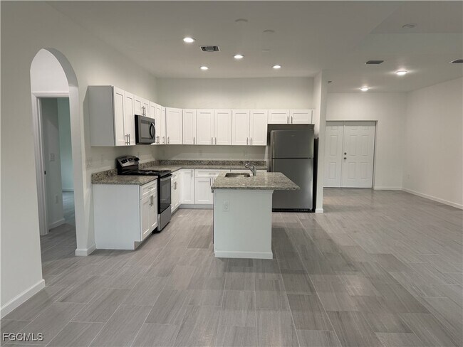 Building Photo - 4629 Laura Ave N