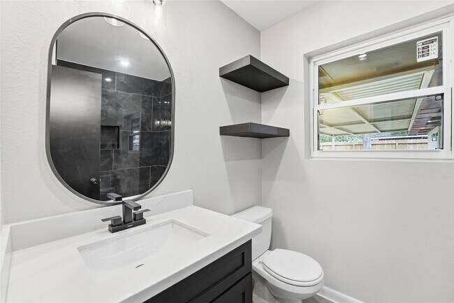 Building Photo - 8931 Blankenship Dr