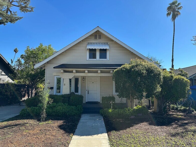 Building Photo - 216 S Greenwood Ave