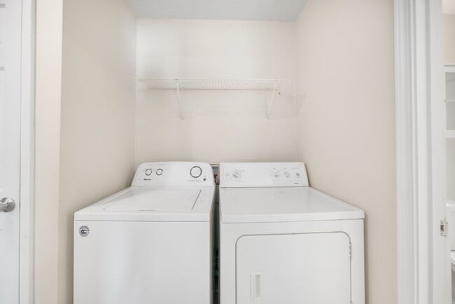 Building Photo - 3 BED / 1 BATH HOUSE IN URBANA WITH IN-UNI...