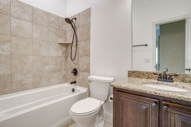 Building Photo - Amazing 3 Bed, 2 Bath Rental Available in the Highly Desirable Live Oak Creek- WSISD- 76108