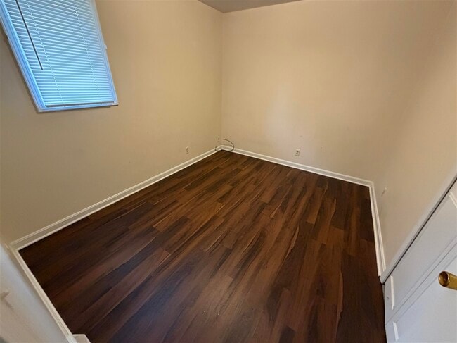 Building Photo - 1036 Ellen Dr