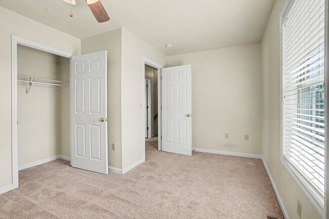 Building Photo - 65 Meade Dr