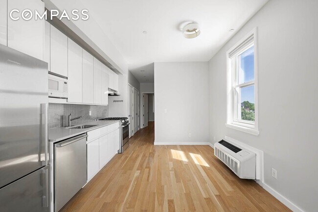 Building Photo - 195 Hawthorne St