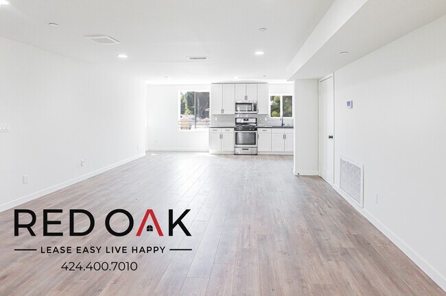 Building Photo - BRAND NEW Spacious Three Bedroom With NEW ...