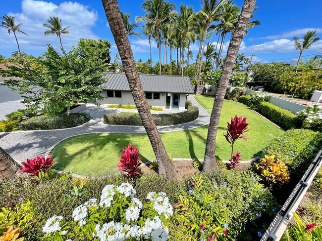 Building Photo - Experience Island Living in a Renovated 2-...