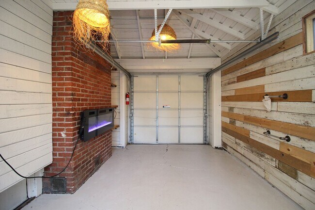 Building Photo - Spectacular 3 Bed English Tudor in the Per...