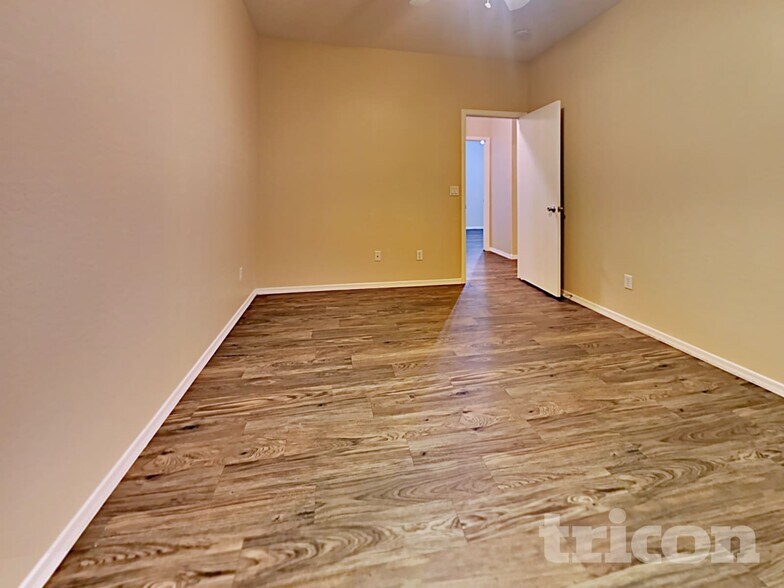 Building Photo - 7107 W St Catherine Ave