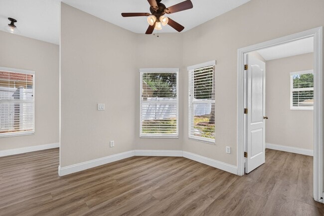 Building Photo - 3/2 Home on a Cul-de-Sac with Beautiful Yard!