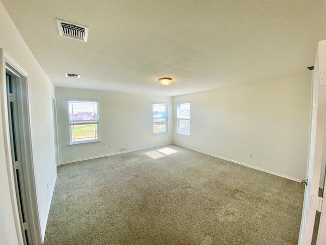 Building Photo - Live on the Golf Course at Star Ranch!! 4B...