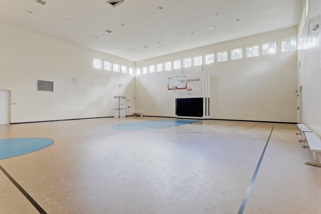 Building Photo - 9225 Delemar Ct