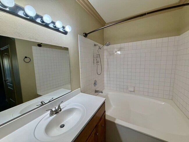 Building Photo - 5525 W Flamingo Rd