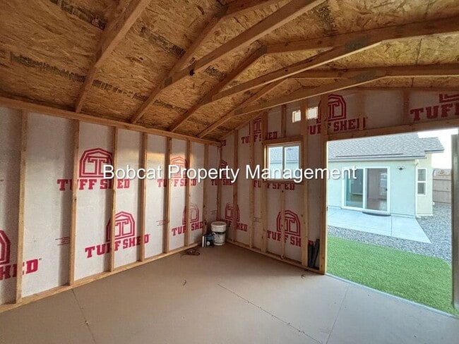 Building Photo - 100 Deschutes Dr