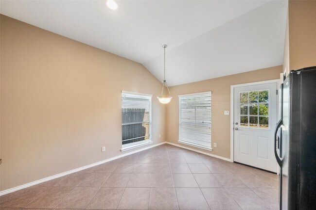 Building Photo - 9307 Sunlit Park Dr