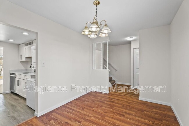 Building Photo - 2108 Monaghan Dr