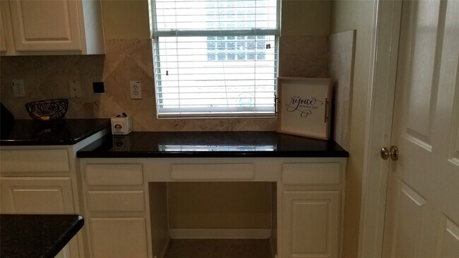 Building Photo - 8906 Aberdeen Park Dr