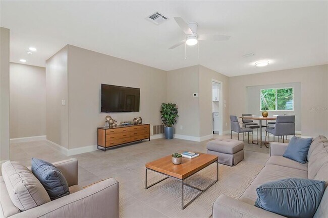 Building Photo - 2958 Dundee Dr