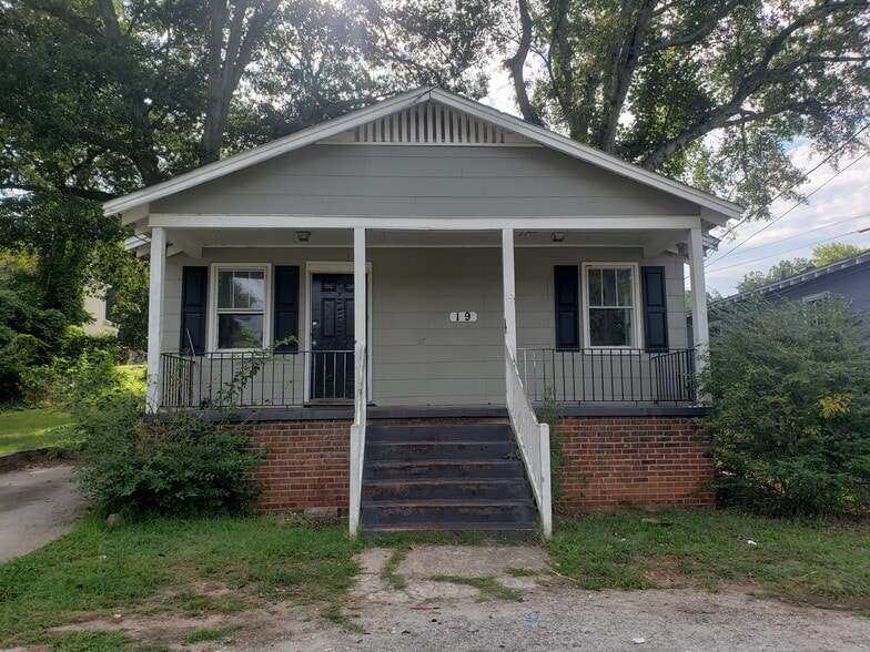 Primary Photo - 19 Judy St
