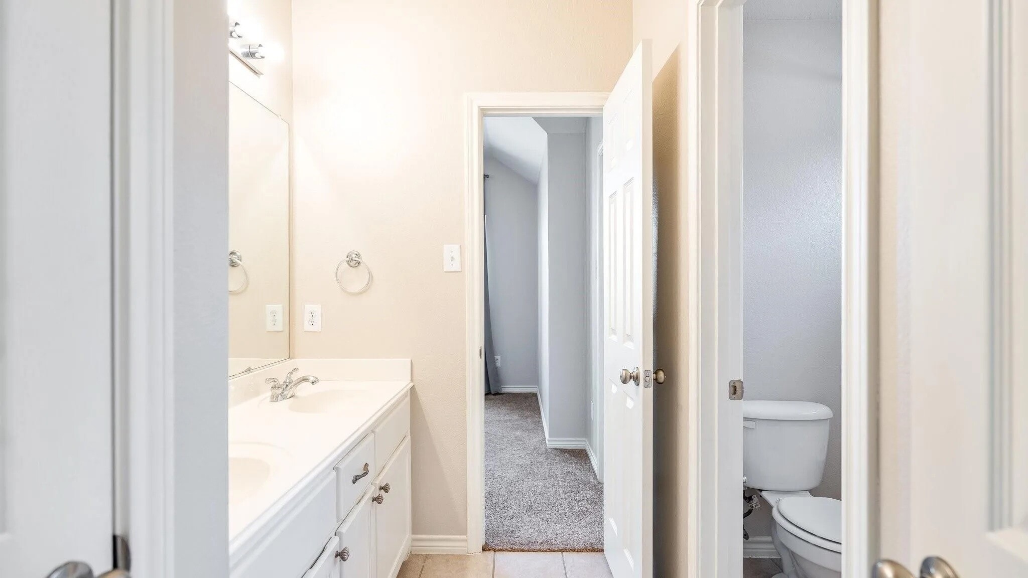 Upstairs JackNJill Bathroom - 4305 Orchard Gate Ln