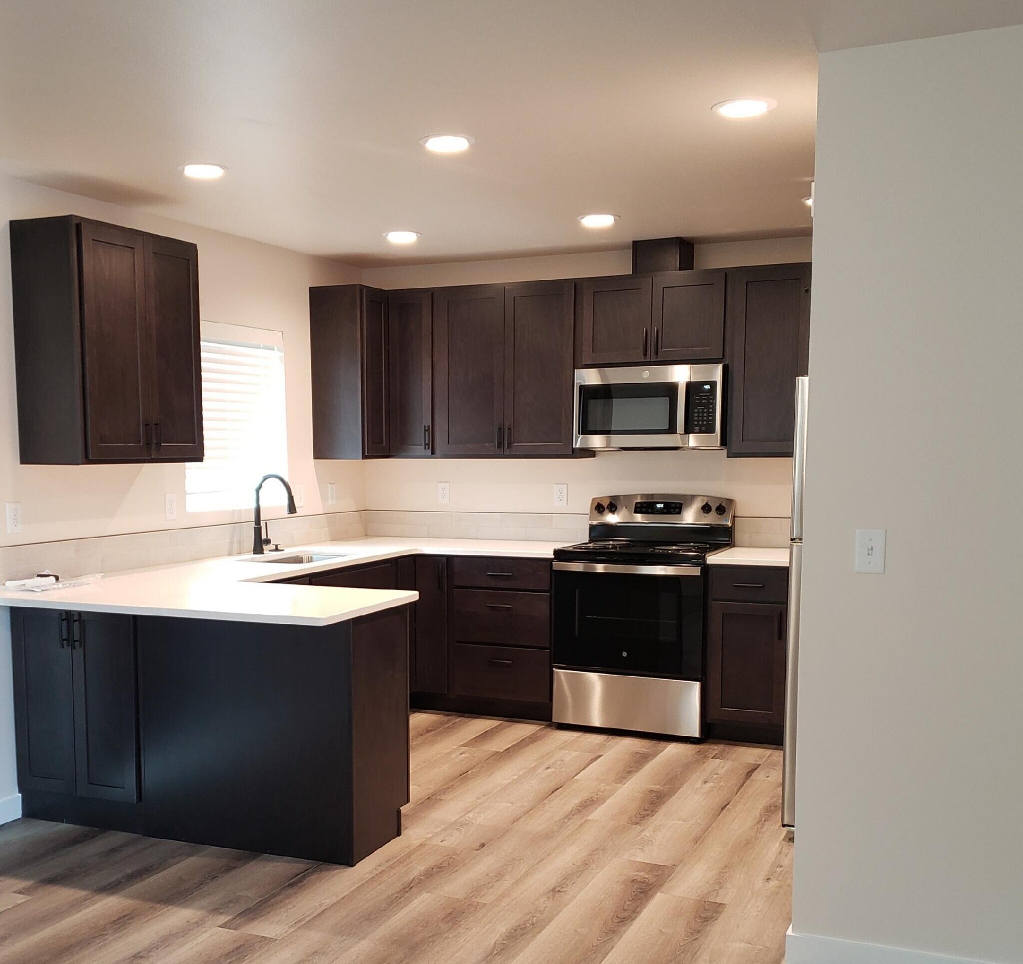 Building Photo - 1302 E Capitol Ave