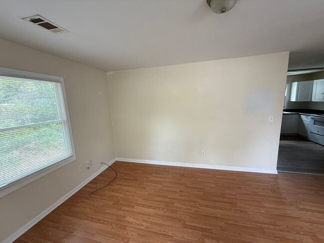 Building Photo - 8 Burdette Pl