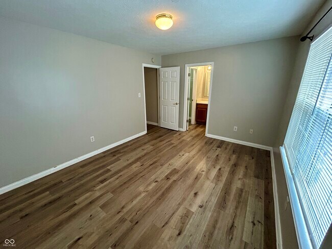 Building Photo - 3039 Armory Dr