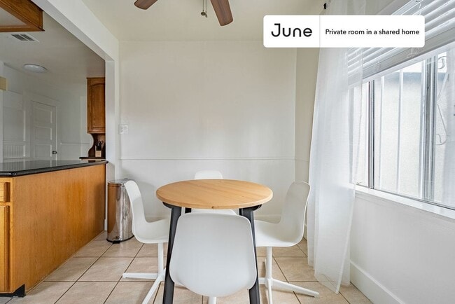 Building Photo - Room in Shared 4 bed/2 bath home