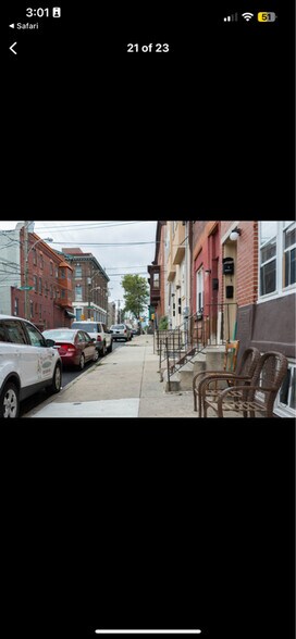 Building Photo - 2019 W Hagert St