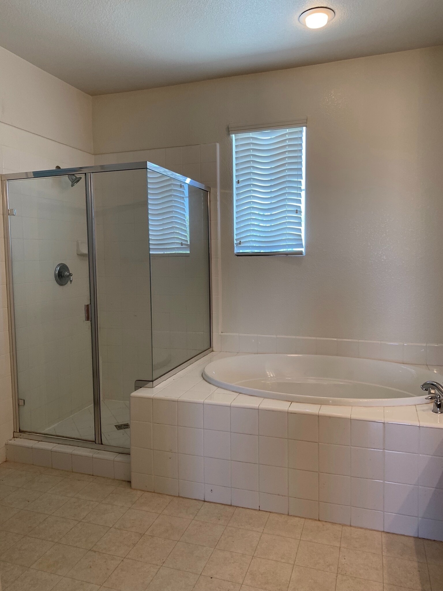 Building Photo - 348 Anemone Ct