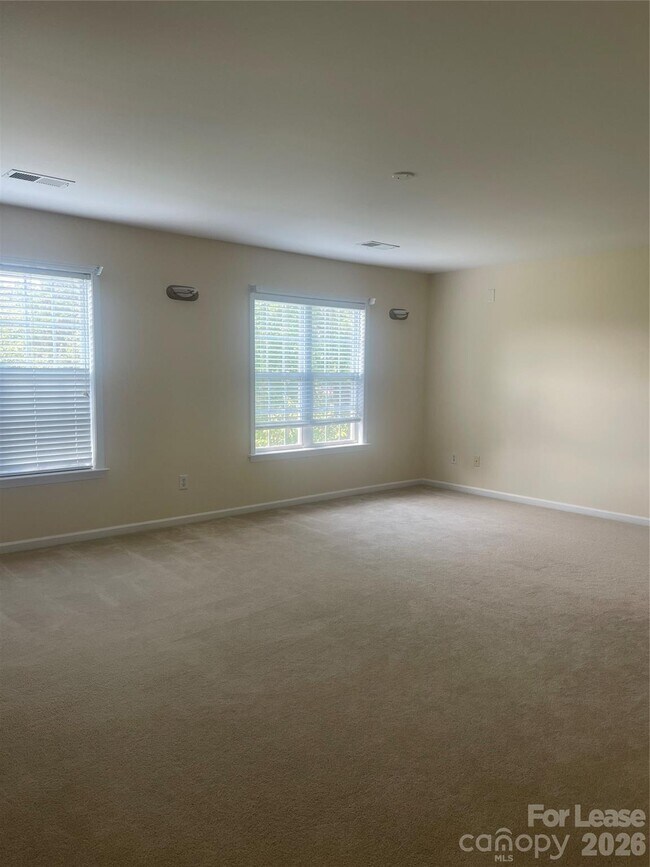 Building Photo - 12020 Farnborough Rd