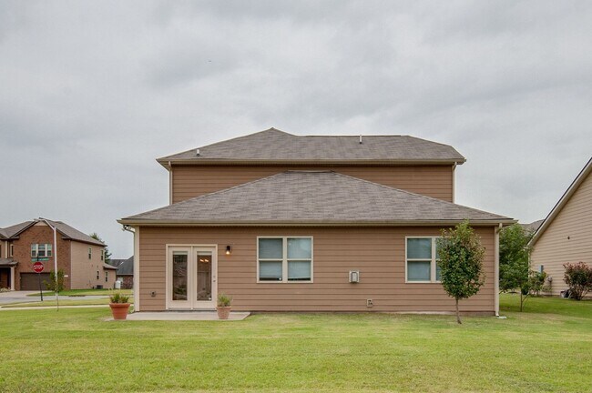 Building Photo - Gorgeous 4BR/2.5BA+Bonus executive home for lease in M'boro now! Triple Rockvale schools!