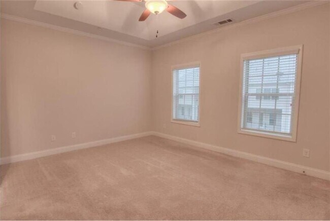Building Photo - 2415 Tenor Ln