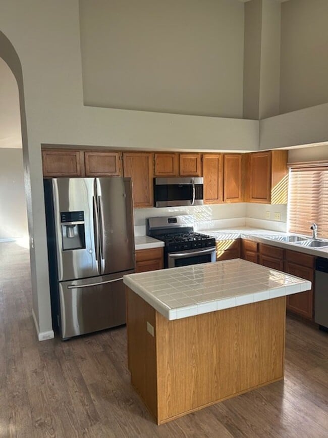 Building Photo - Almonte