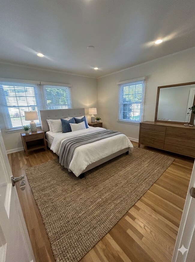 Building Photo - 9750 Newman St