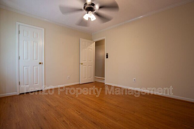 Building Photo - 8284 McKee Rd