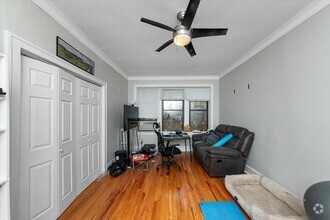 Building Photo - 1 bedroom in Chicago IL 60618