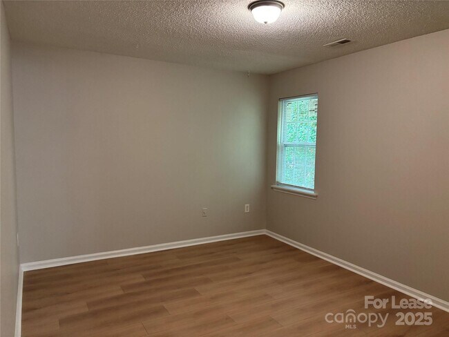 Building Photo - 3710 Burntwood Ct