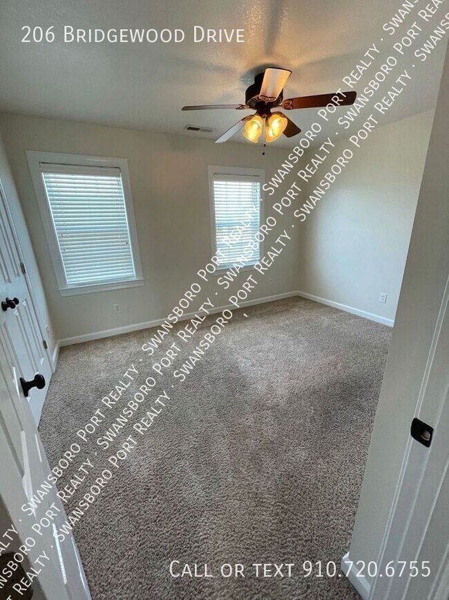 Building Photo - 206 Bridgewood Dr