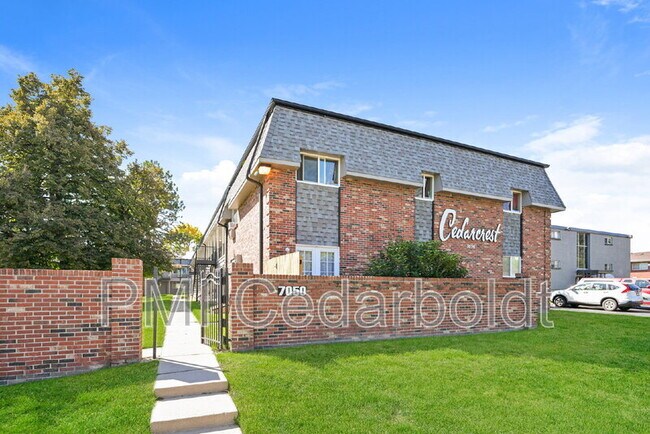 Building Photo - 7050 W Cedar Ave