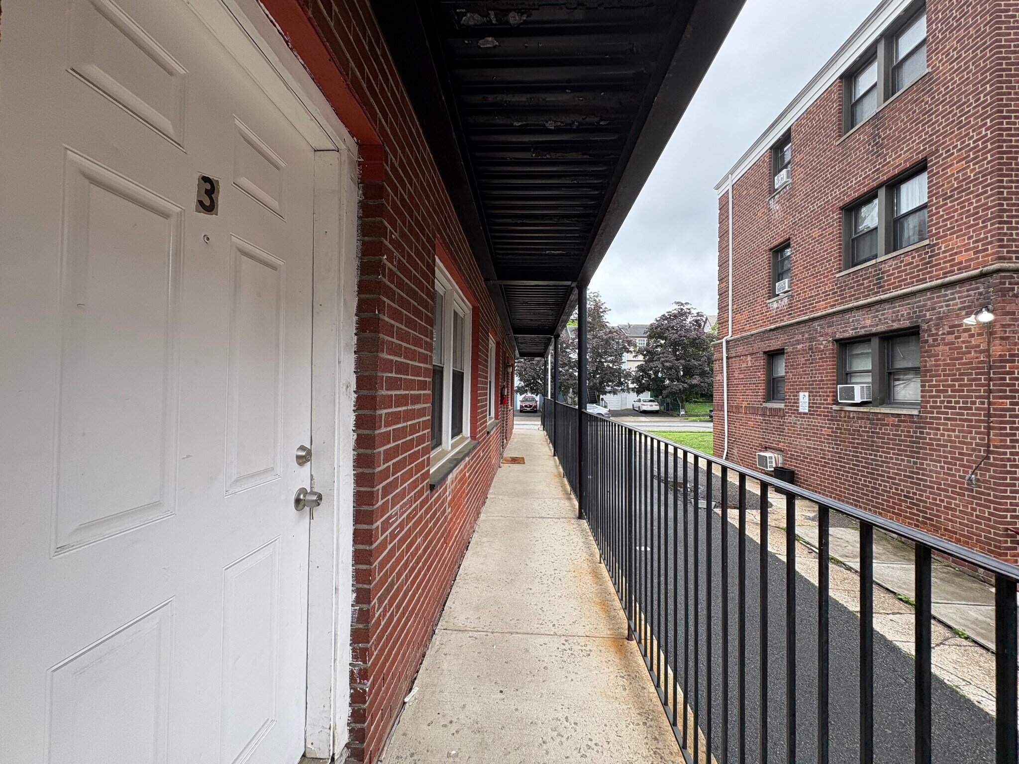 143 N Walnut St 3 - 140 N Walnut St